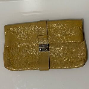 Mulberry Sponge Patent Clutch